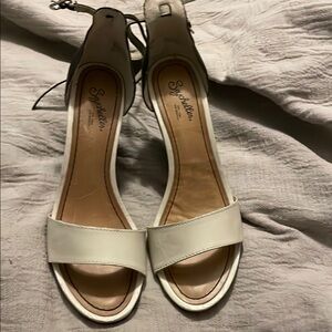 Seychelles White Heels